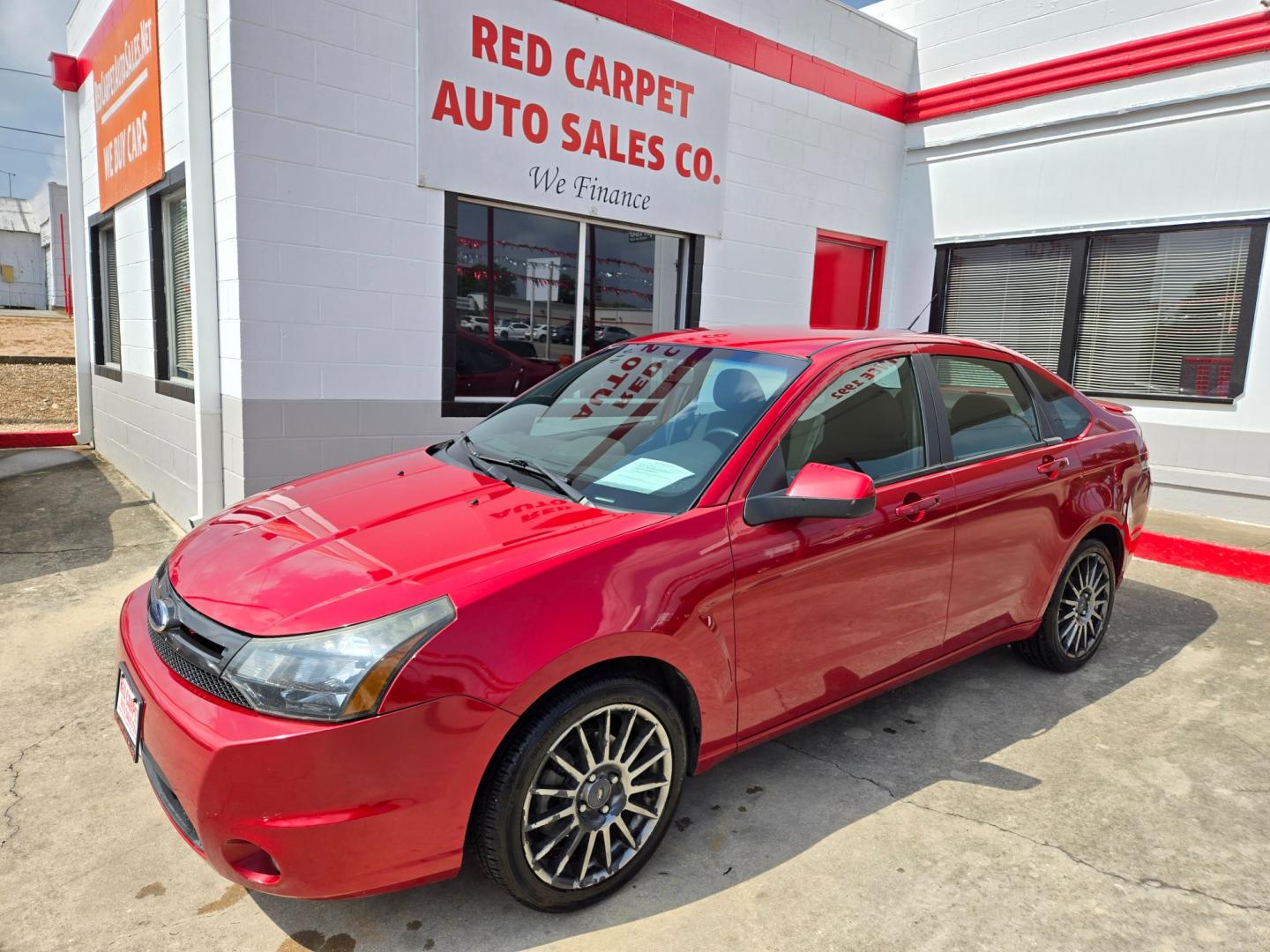 2010 Ford Focus (1FAHP3GN7AW) with an 2.0L I4 F DOHC 16V engine, Automatic transmission, located at 503 West Court, Seguin, TX, 78155, (830) 379-3373, 29.568621, -97.969803 - Photo#0